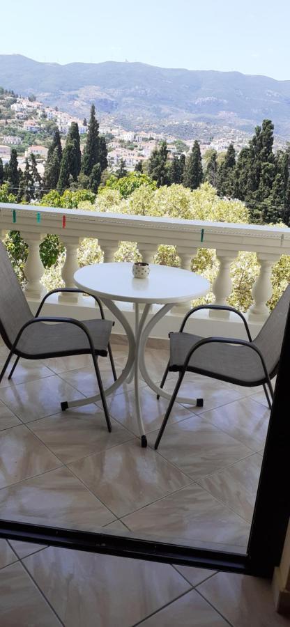 דירות Poros Town To Spiti Tis Eirinis מראה חיצוני תמונה